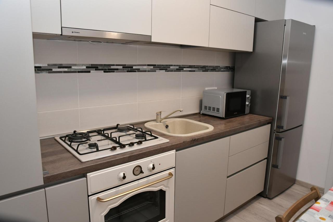 Toporasi Apartament Apartment Craiova Exterior photo