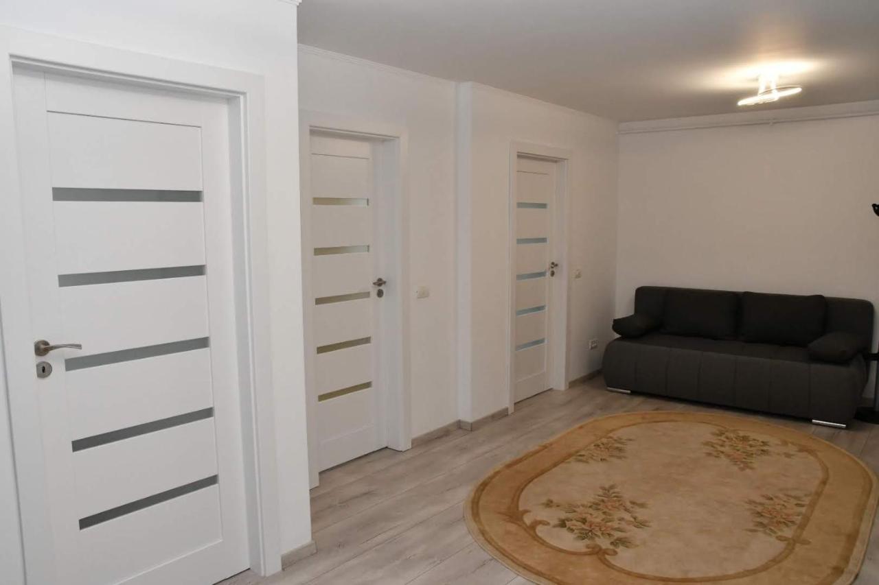 Toporasi Apartament Apartment Craiova Exterior photo